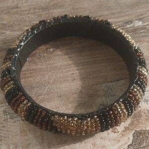 Elegant Beaded Bracelet - Black and Gold